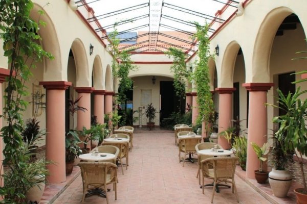 Hotel E La Avellaneda
