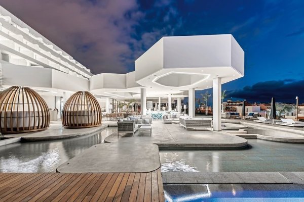 Royal Hideaway Corales Suites