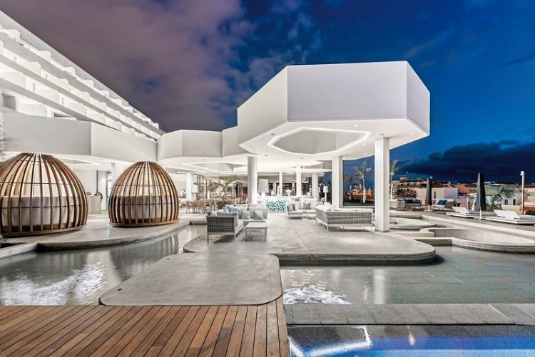 Royal Hideaway Corales Suites