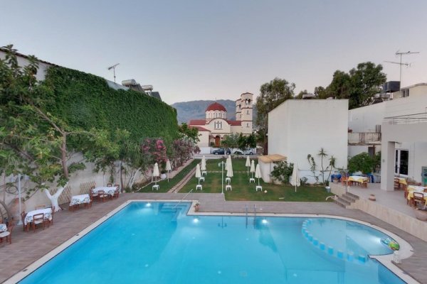 Tarra Hotel