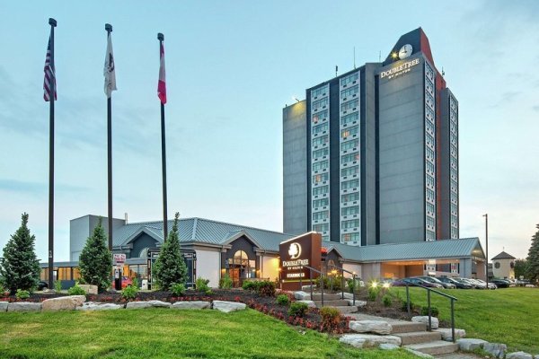 Doubletree By Hilton Toronto Airport