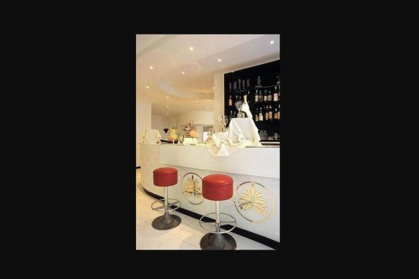 M Glamour Hotel