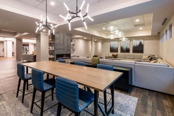 DoubleTree by Hilton Denver Cherry Creek