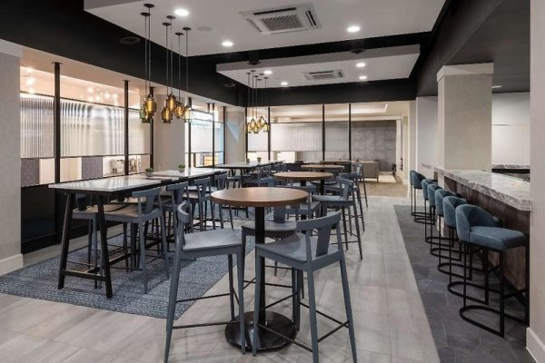 DoubleTree by Hilton Denver Cherry Creek