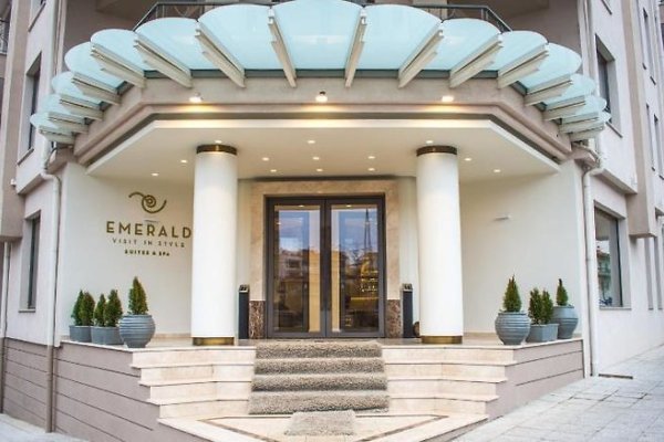 Emerald Suites