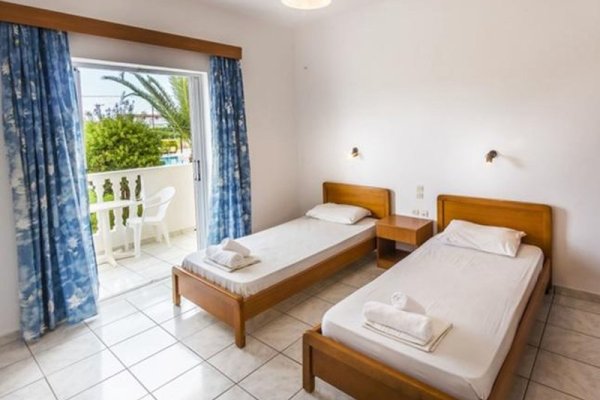 Derekas Studios & Apartments