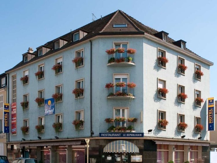 Paul & Pia  Welcome Home Hotel