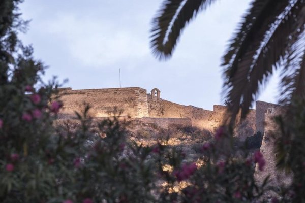Nafsimedon Hotel