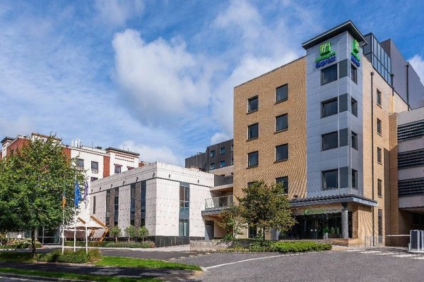 Holiday Inn Express Dublin Airport