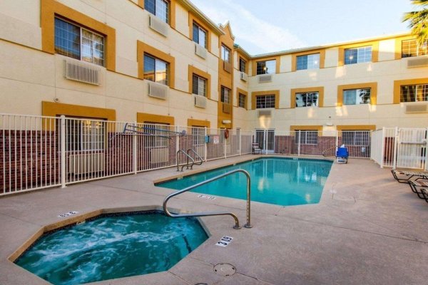 Comfort Suites Phoenix Airport