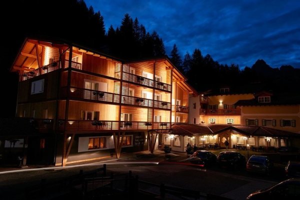 Dolomites Hotel Valacia