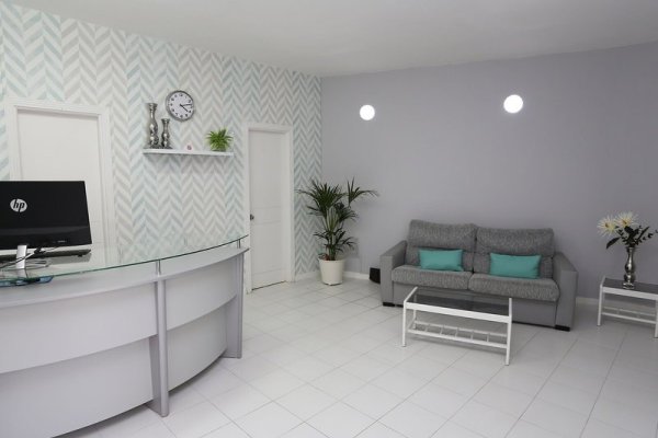 Halley Apartments
