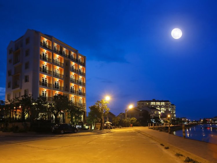 Royal Riverside Hoi An Hotel