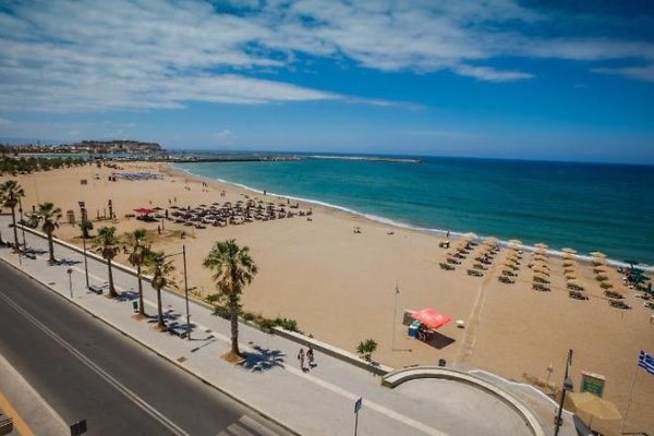 Theo Beach Hotel Apartments