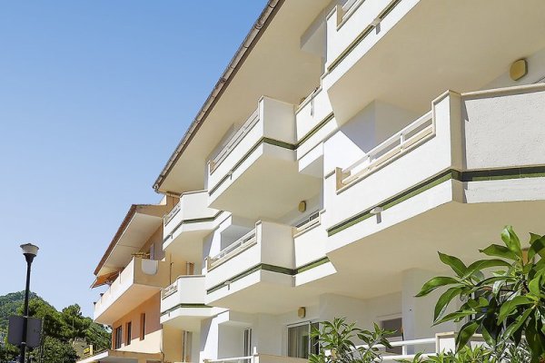 Apartamentos Massanet