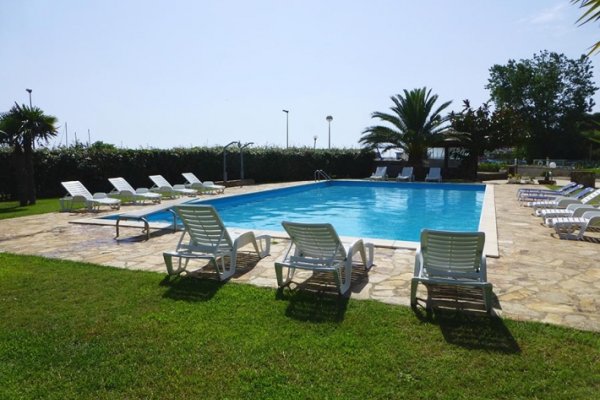 Hibiscus Hotel Residence - Bazény