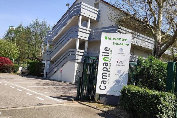 Campanile Plaisir