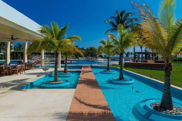 MareAzul Family Beach CondoHotel