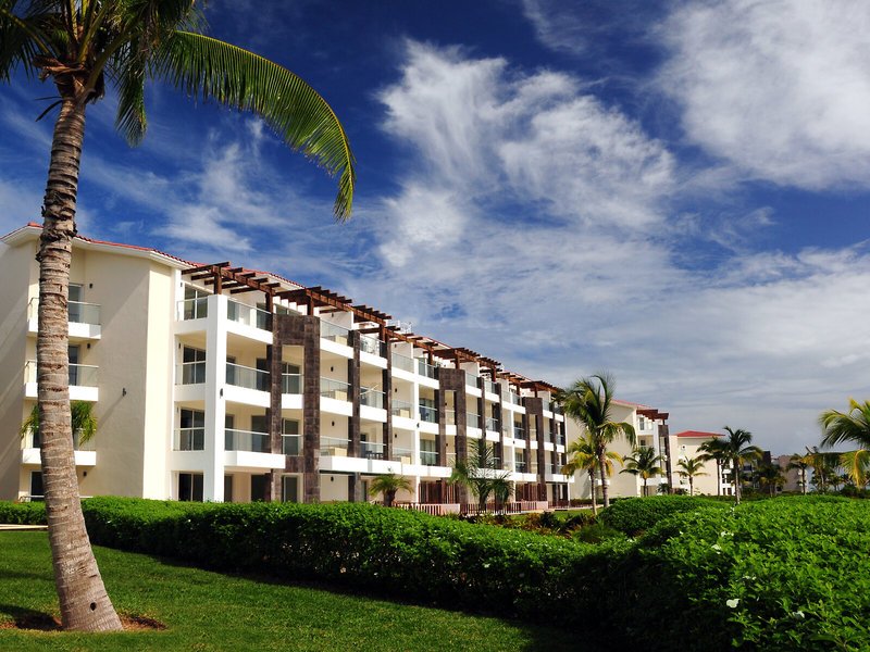 MareAzul Family Beach CondoHotel