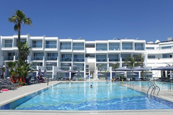 Limanaki Beach Hotel