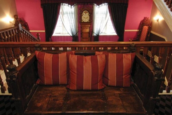 Hallmark Inn Chester