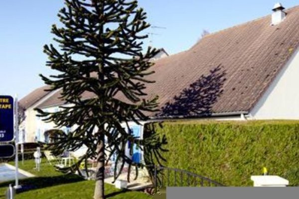 Kyriad Plaisir - St Quentin en Yvelines