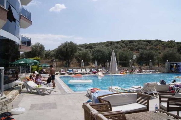 Whispering Sands Resort