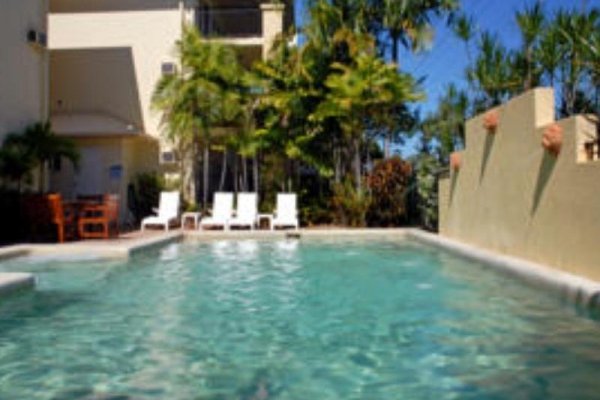 Bay Village Tropical Retreat