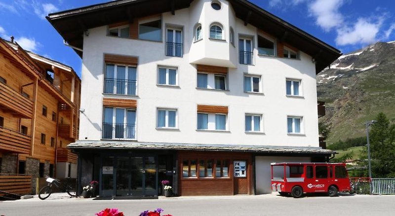 Amber Hotel