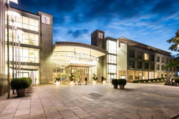 Seedamm Plaza