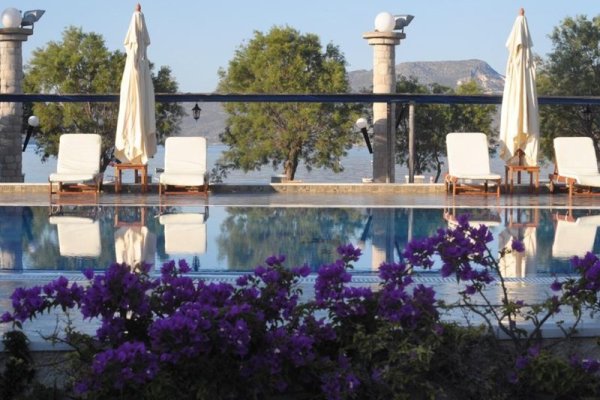 Lagada Beach Hotel