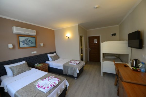 Tonoz Beach Hotel