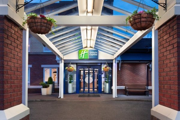 Holiday Inn Express Strathclyde Park M74, Jct.5