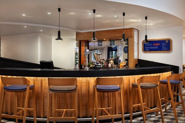 Holiday Inn Express Strathclyde Park M74, Jct.5