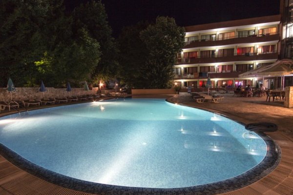 Hotel Kamchia Park