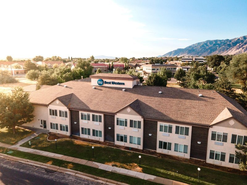 Crystal Inn Hotel & Suites - Brigham City