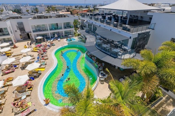 Tasia Maris Oasis