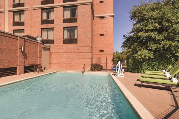 Radisson Hotel Dallas North Addison