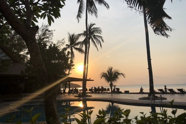 Kanok Buri Resort