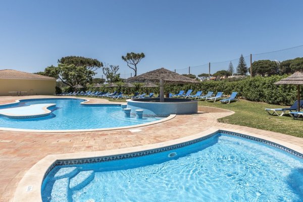 Browns Sports & Leisure Club