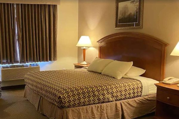 A Riverside Inn Travelodge by Wyndham