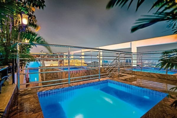 Windsor Plaza Hotel