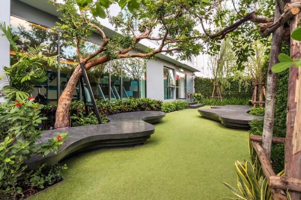 Holiday Inn Express Bangkok Soi Soonvijai