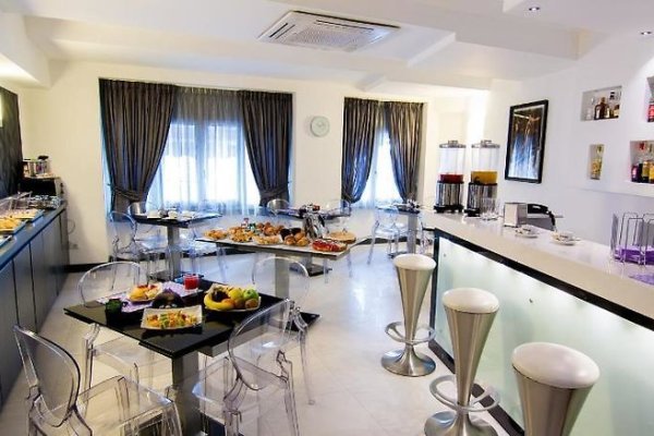 Golden Hotel