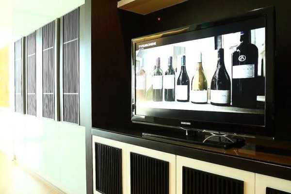 The Sunreno Serviced Apartment