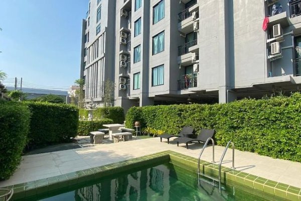 Collection O RQ Bangkok Sukhumvit 107