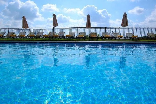 Katalagari Country Suites