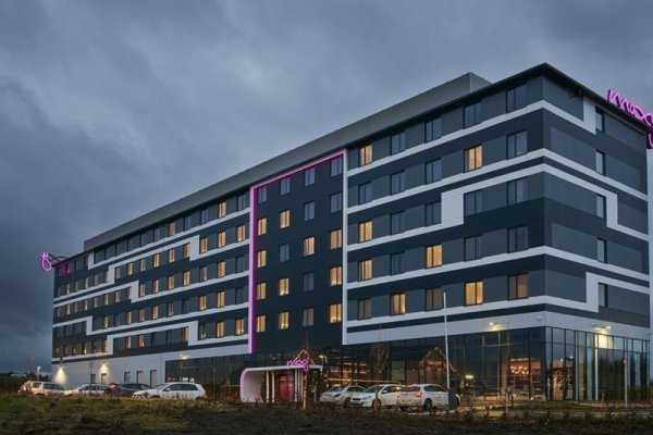 MOXY Aberdeen Airport