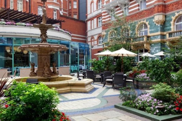 St.James´ Court London - a TAJ Hotel