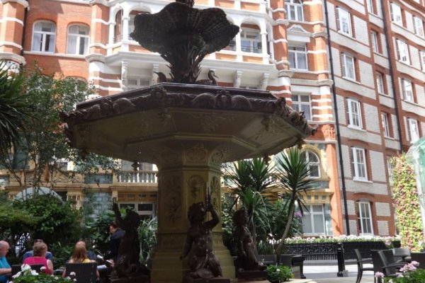 St.James´ Court London - a TAJ Hotel